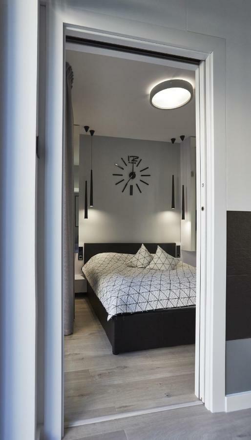 Apartament Baltica Z Ogrodkiem - W Ustronnym Miejscu Tuz Przy Plazy Rogowo  Exterior photo