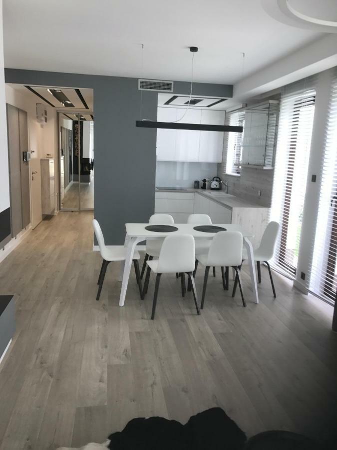 Apartament Baltica Z Ogrodkiem - W Ustronnym Miejscu Tuz Przy Plazy Rogowo  Exterior photo