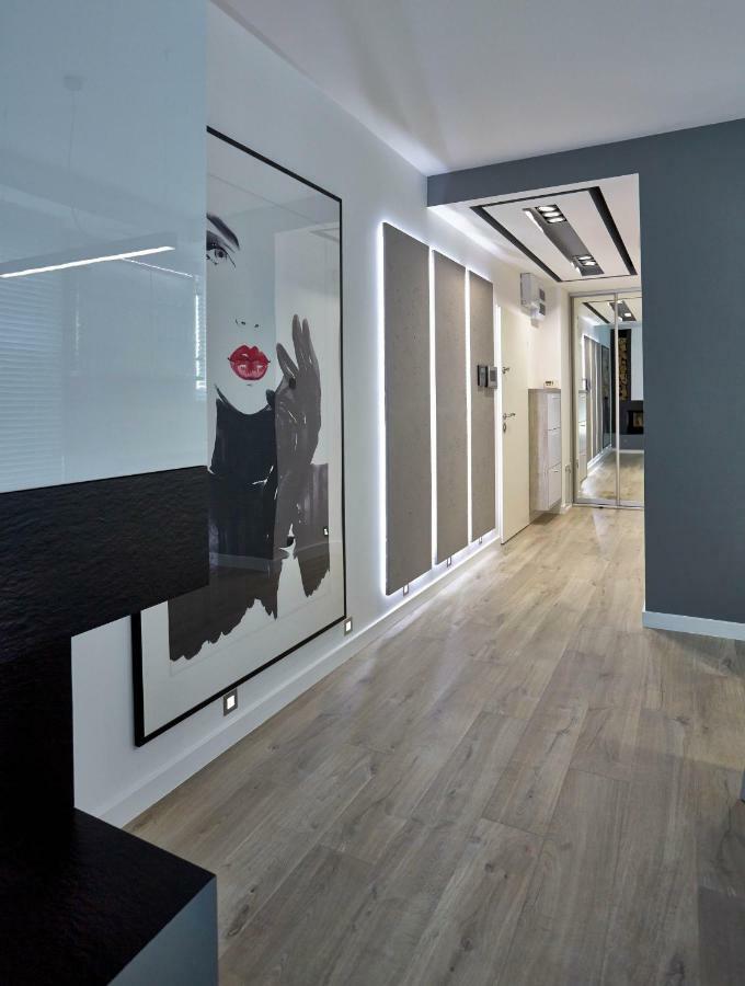 Apartament Baltica Z Ogrodkiem - W Ustronnym Miejscu Tuz Przy Plazy Rogowo  Exterior photo